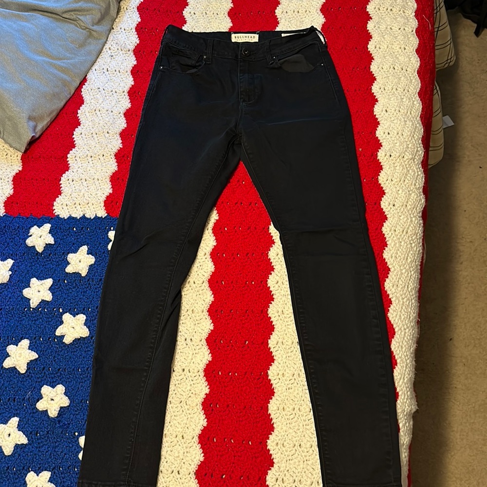 Lightly worn. Black high-rise jegging. Bullhead denim co. Size 9